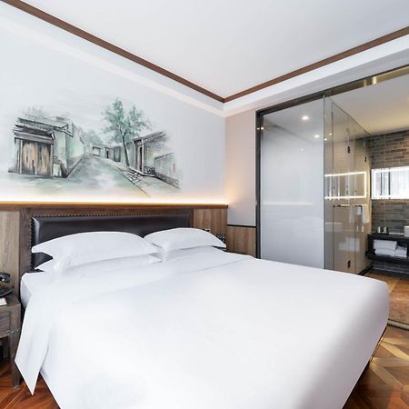 Nost Algia Hotel Near Beijing Panjiayuan Antique Market- Beijing Happy Valley, Cbd, China Zun And Sanlitun, Tian'Anmen Square, Free Ice Cream, Mineral Water, Coffee, Snacks And Laundry Service, Free Gymnastic, English Communication Well Экстерьер фото