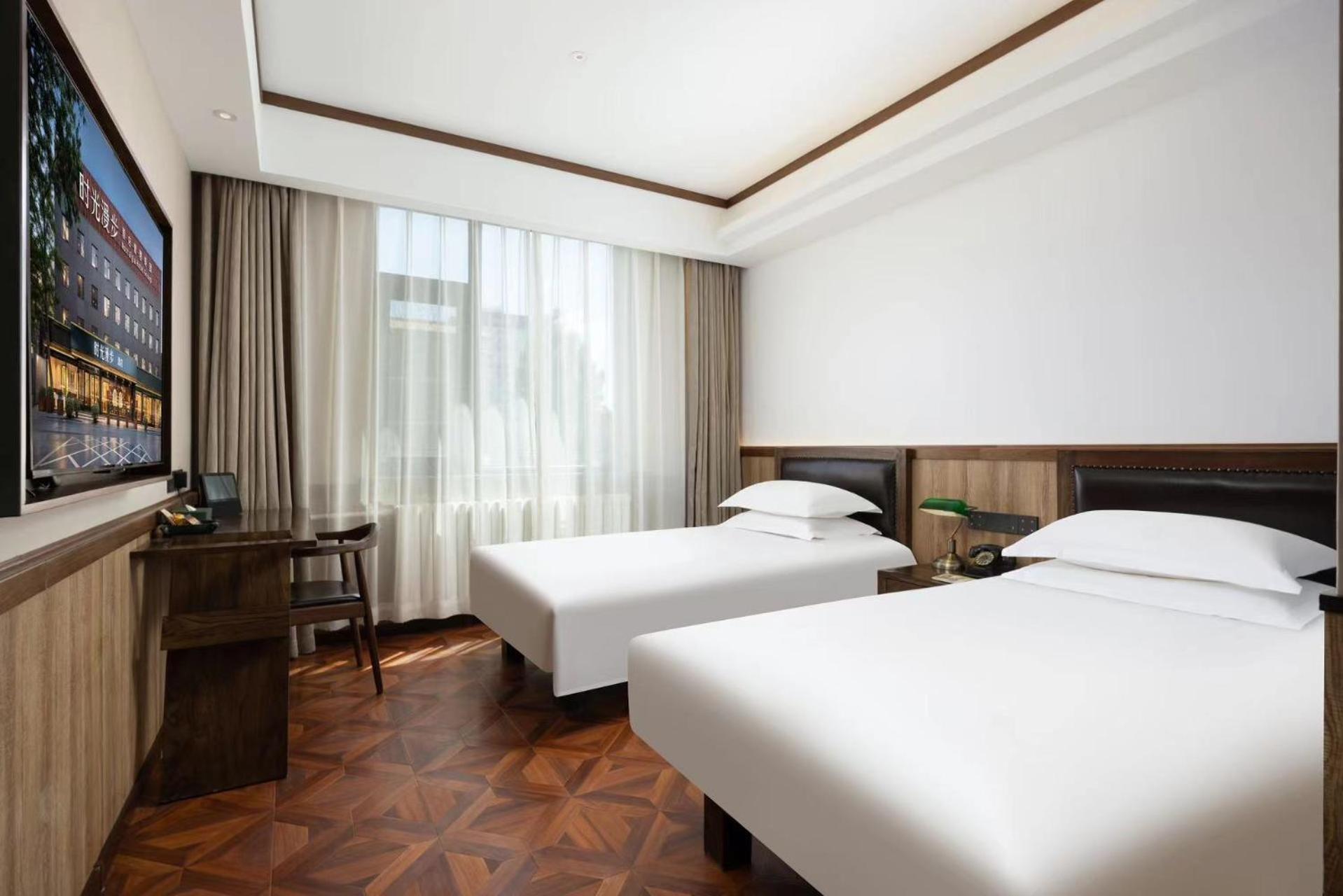 Nost Algia Hotel Near Beijing Panjiayuan Antique Market- Beijing Happy Valley, Cbd, China Zun And Sanlitun, Tian'Anmen Square, Free Ice Cream, Mineral Water, Coffee, Snacks And Laundry Service, Free Gymnastic, English Communication Well Экстерьер фото