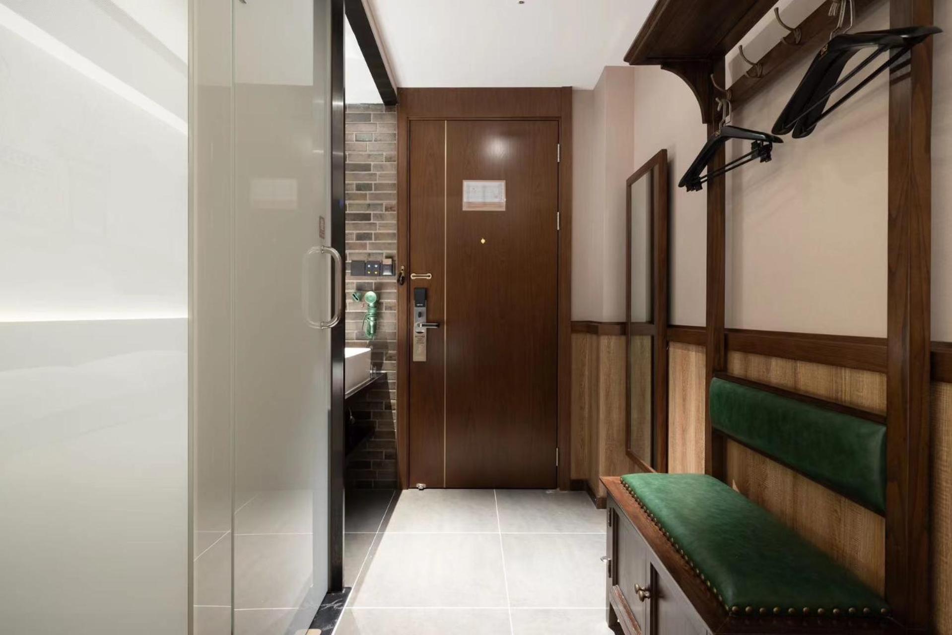 Nost Algia Hotel Near Beijing Panjiayuan Antique Market- Beijing Happy Valley, Cbd, China Zun And Sanlitun, Tian'Anmen Square, Free Ice Cream, Mineral Water, Coffee, Snacks And Laundry Service, Free Gymnastic, English Communication Well Экстерьер фото