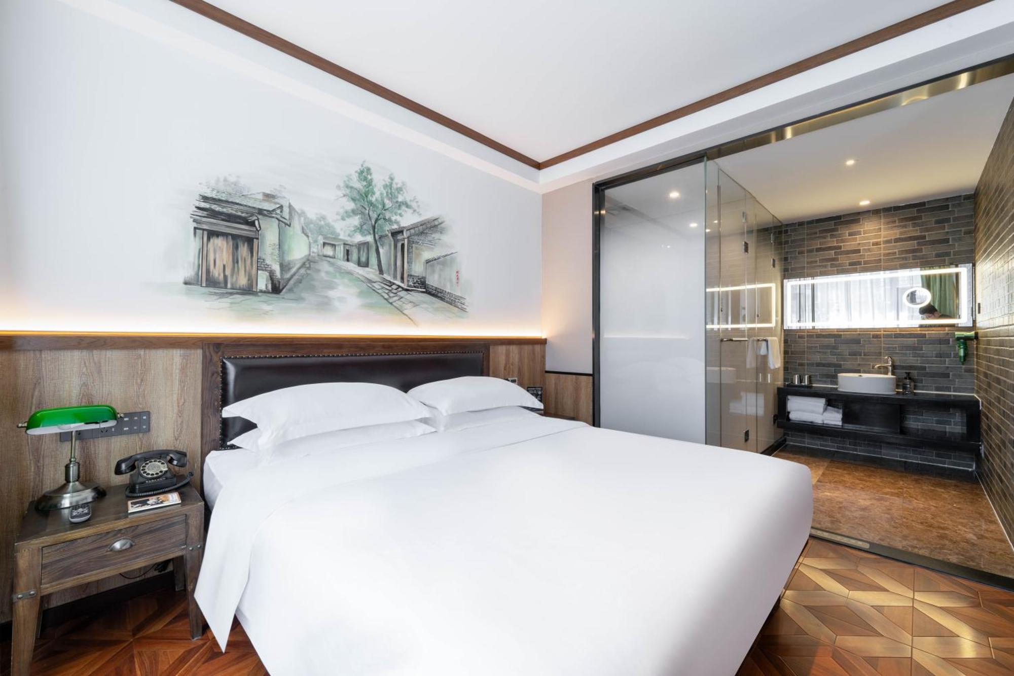 Nost Algia Hotel Near Beijing Panjiayuan Antique Market- Beijing Happy Valley, Cbd, China Zun And Sanlitun, Tian'Anmen Square, Free Ice Cream, Mineral Water, Coffee, Snacks And Laundry Service, Free Gymnastic, English Communication Well Экстерьер фото