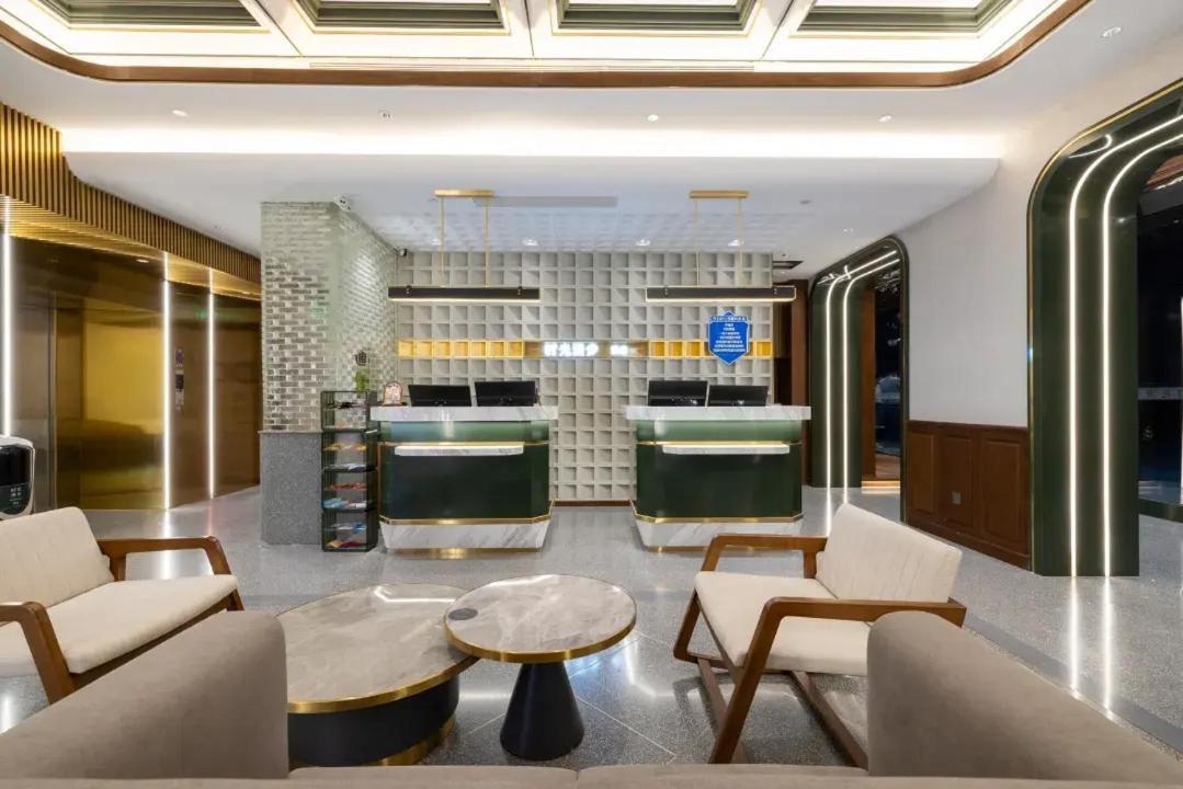 Nost Algia Hotel Near Beijing Panjiayuan Antique Market- Beijing Happy Valley, Cbd, China Zun And Sanlitun, Tian'Anmen Square, Free Ice Cream, Mineral Water, Coffee, Snacks And Laundry Service, Free Gymnastic, English Communication Well Экстерьер фото