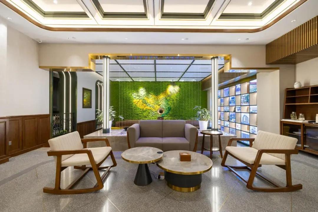 Nost Algia Hotel Near Beijing Panjiayuan Antique Market- Beijing Happy Valley, Cbd, China Zun And Sanlitun, Tian'Anmen Square, Free Ice Cream, Mineral Water, Coffee, Snacks And Laundry Service, Free Gymnastic, English Communication Well Экстерьер фото
