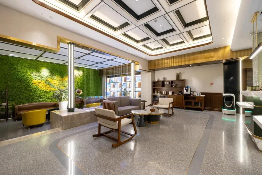 Nost Algia Hotel Near Beijing Panjiayuan Antique Market- Beijing Happy Valley, Cbd, China Zun And Sanlitun, Tian'Anmen Square, Free Ice Cream, Mineral Water, Coffee, Snacks And Laundry Service, Free Gymnastic, English Communication Well Экстерьер фото