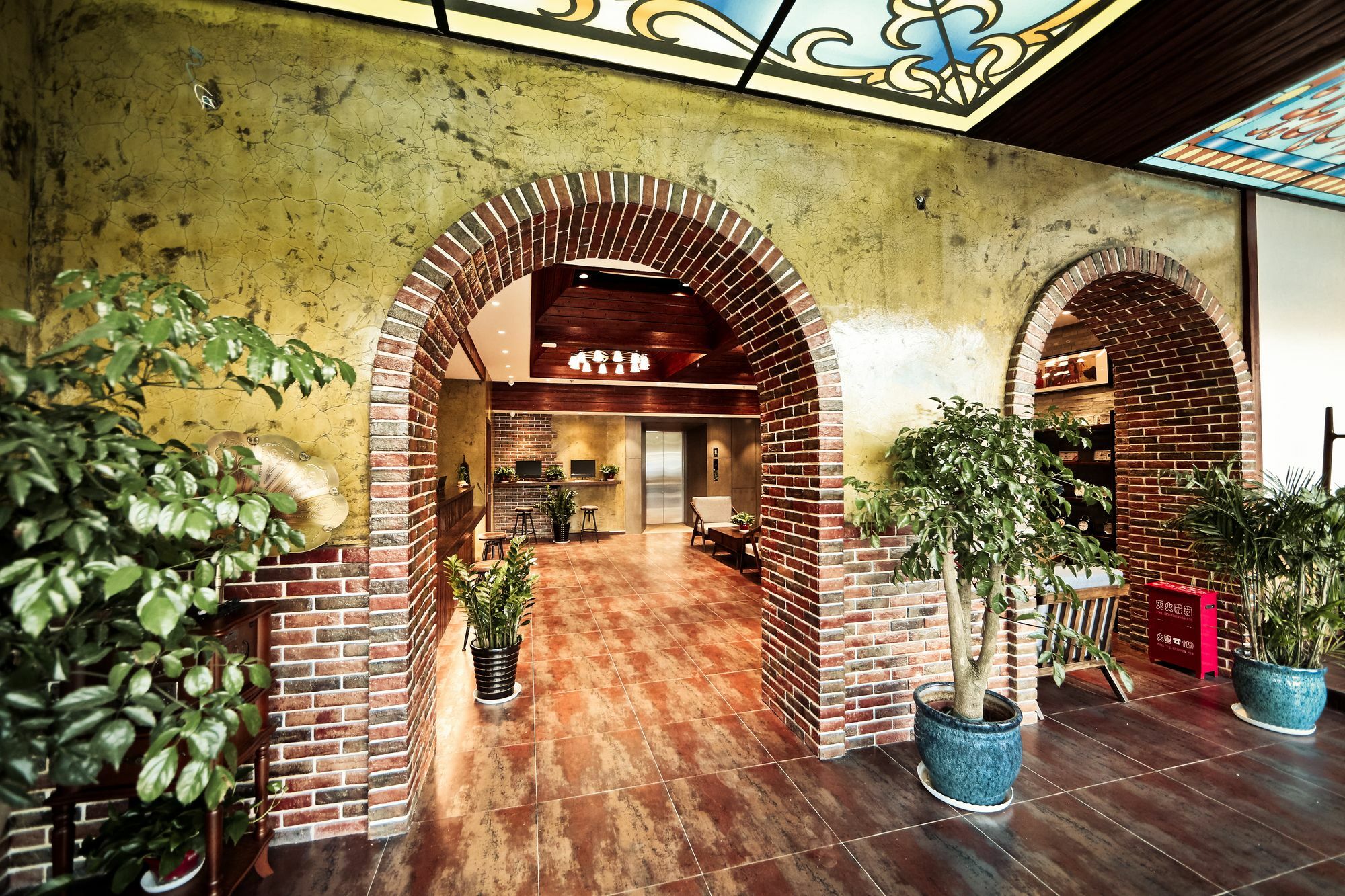 Nost Algia Hotel Near Beijing Panjiayuan Antique Market- Beijing Happy Valley, Cbd, China Zun And Sanlitun, Tian'Anmen Square, Free Ice Cream, Mineral Water, Coffee, Snacks And Laundry Service, Free Gymnastic, English Communication Well Экстерьер фото